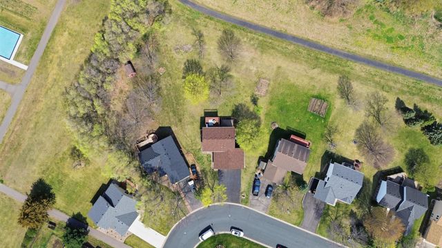 1917 Heritage Drive, Shakopee, MN 55379