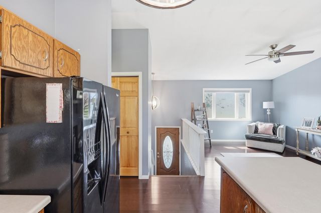 1917 Heritage Drive, Shakopee, MN 55379