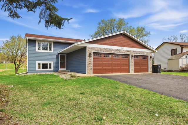 1917 Heritage Drive, Shakopee, MN 55379