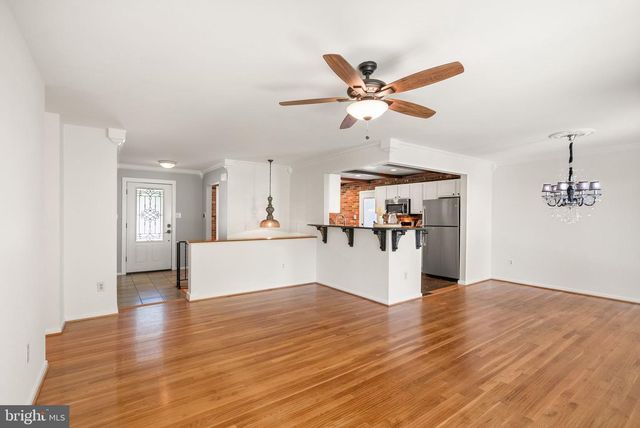 3231 FAIR WOODS PKWY, Fairfax, VA 22030