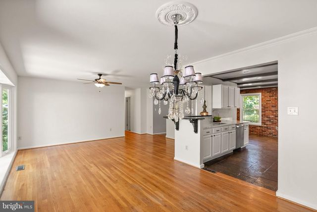 3231 FAIR WOODS PKWY, Fairfax, VA 22030