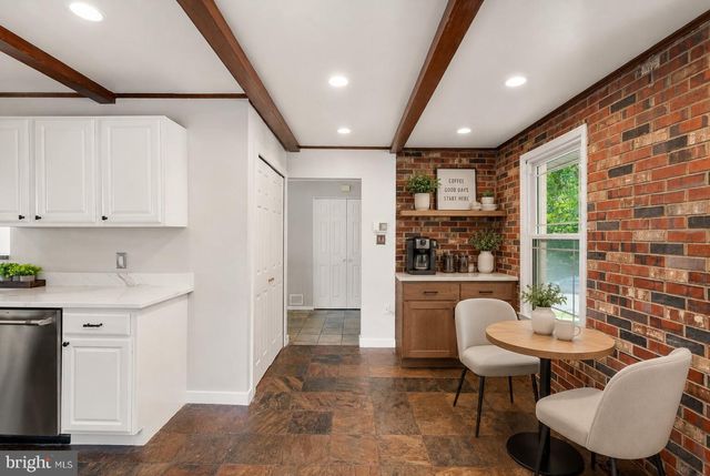 3231 FAIR WOODS PKWY, Fairfax, VA 22030