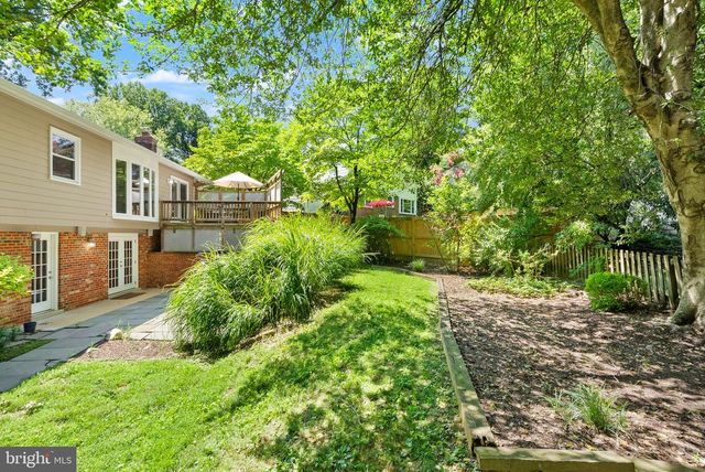 3231 FAIR WOODS PKWY, Fairfax, VA 22030
