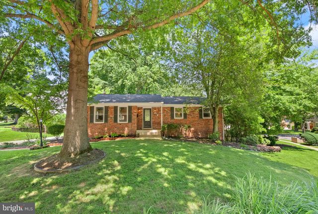3231 FAIR WOODS PKWY, Fairfax, VA 22030