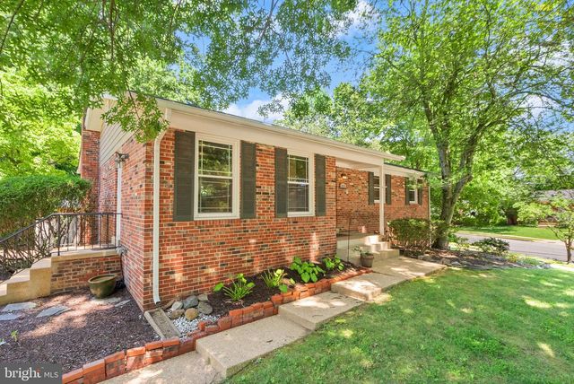 3231 FAIR WOODS PKWY, Fairfax, VA 22030
