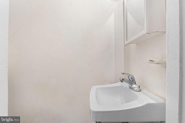 4316 PINE ST, Philadelphia, PA 19104