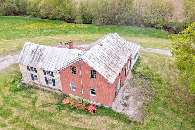 560 River Road, Berkshire, VT 05457