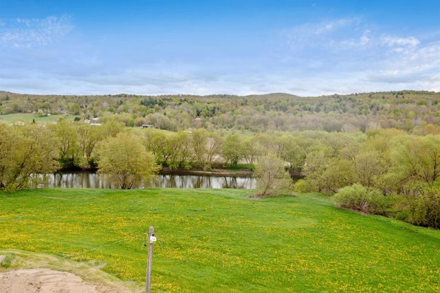560 River Road, Berkshire, VT 05457
