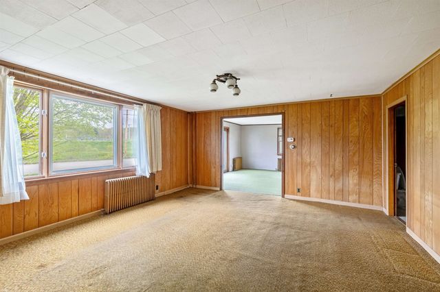 560 River Road, Berkshire, VT 05457