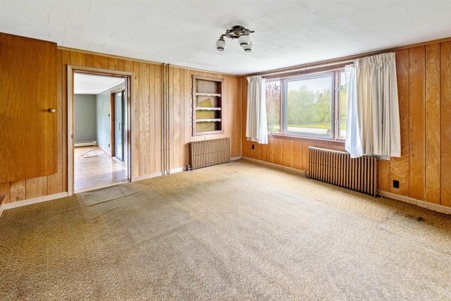 560 River Road, Berkshire, VT 05457