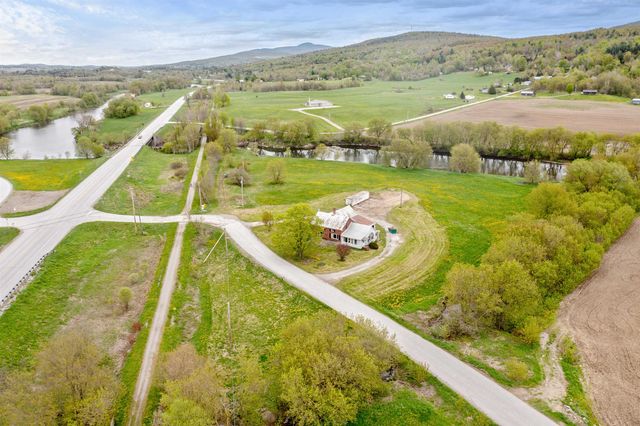 560 River Road, Berkshire, VT 05457