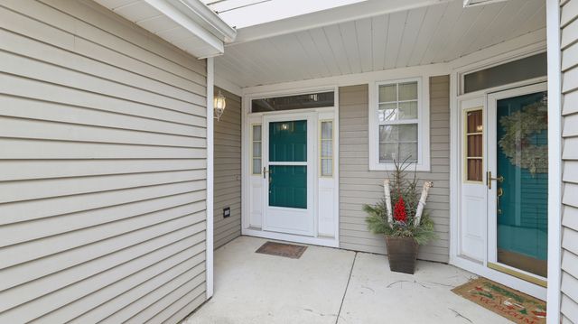 628 King Court 628, East Dundee, IL 60118