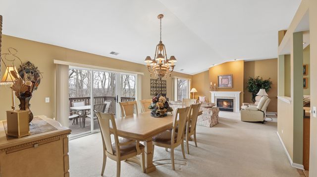 628 King Court 628, East Dundee, IL 60118