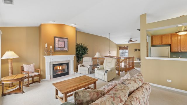 628 King Court 628, East Dundee, IL 60118