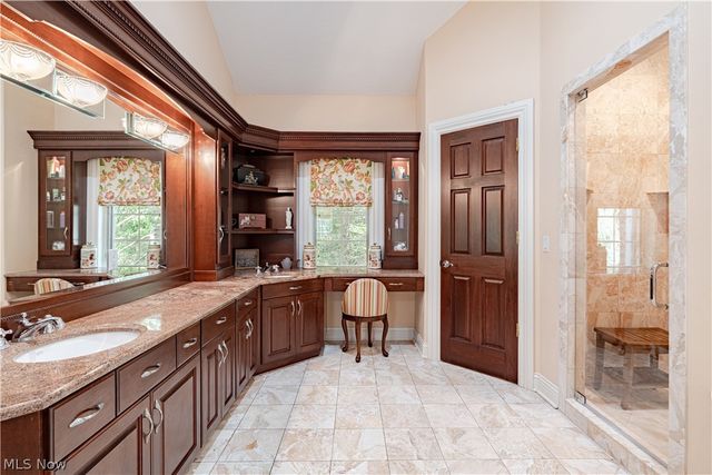 2140 County Line Road, Gates Mills, OH 44040