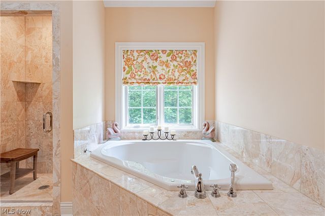 2140 County Line Road, Gates Mills, OH 44040