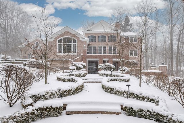 2140 County Line Road, Gates Mills, OH 44040