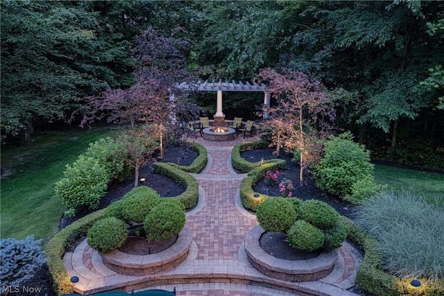 2140 County Line Road, Gates Mills, OH 44040