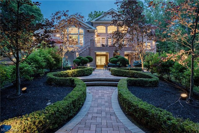 2140 County Line Road, Gates Mills, OH 44040