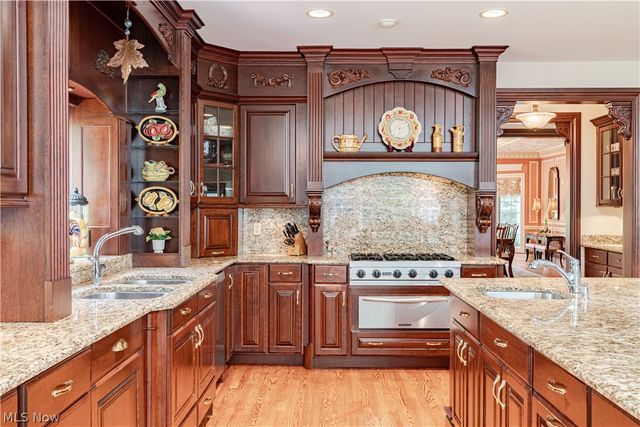 2140 County Line Road, Gates Mills, OH 44040