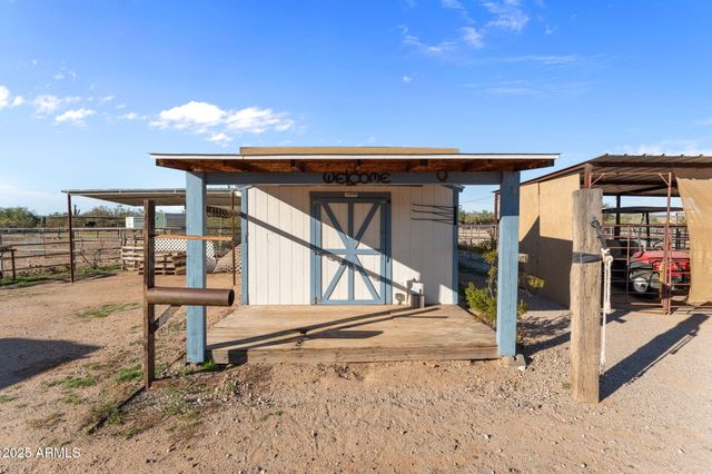 25124 W SADDLE MOUNTAIN Road, Morristown, AZ 85342