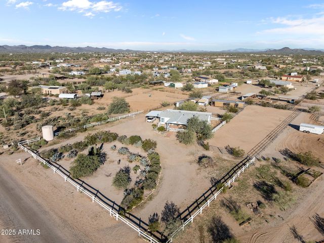 25124 W SADDLE MOUNTAIN Road, Morristown, AZ 85342