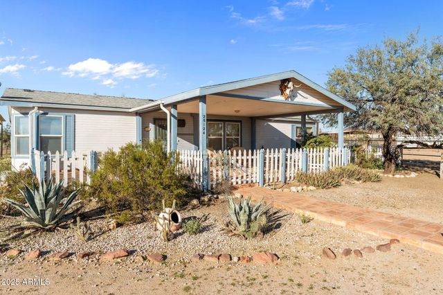 25124 W SADDLE MOUNTAIN Road, Morristown, AZ 85342