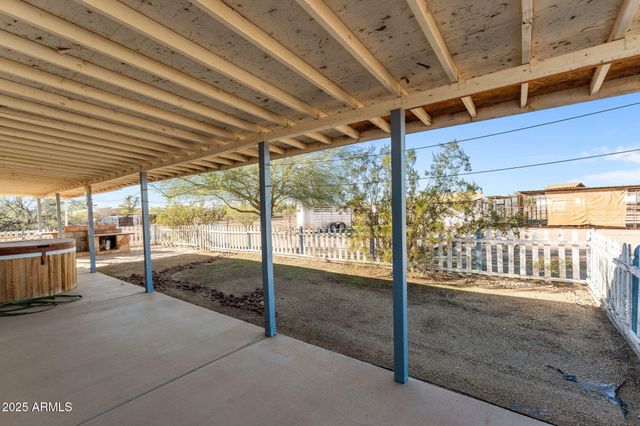 25124 W SADDLE MOUNTAIN Road, Morristown, AZ 85342