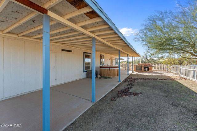 25124 W SADDLE MOUNTAIN Road, Morristown, AZ 85342