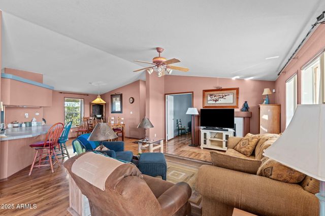 25124 W SADDLE MOUNTAIN Road, Morristown, AZ 85342