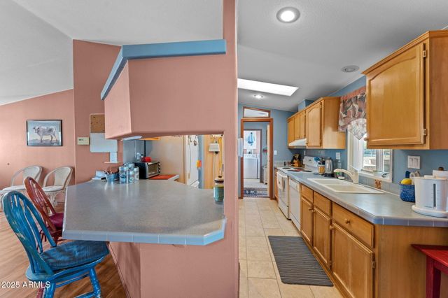 25124 W SADDLE MOUNTAIN Road, Morristown, AZ 85342