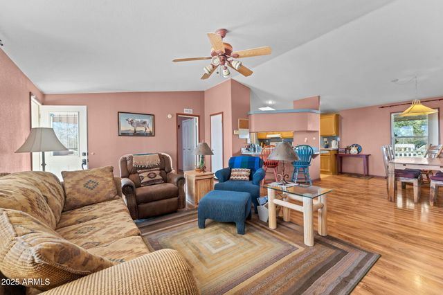 25124 W SADDLE MOUNTAIN Road, Morristown, AZ 85342