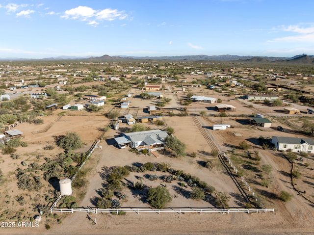 25124 W SADDLE MOUNTAIN Road, Morristown, AZ 85342