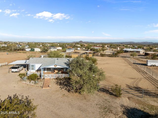25124 W SADDLE MOUNTAIN Road, Morristown, AZ 85342