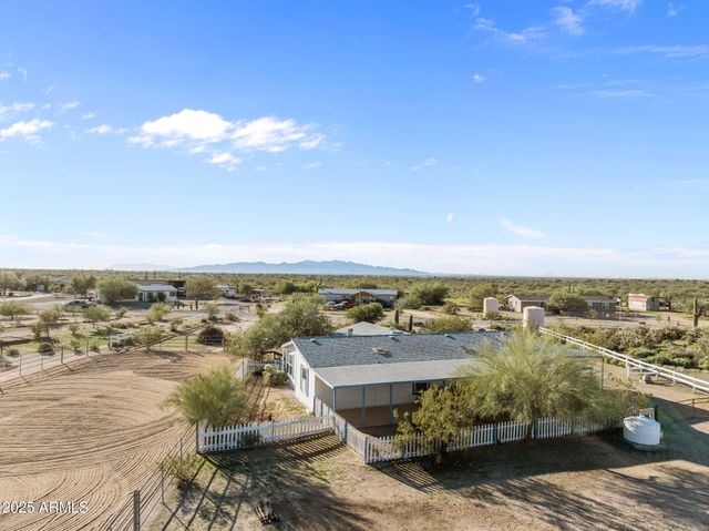 25124 W SADDLE MOUNTAIN Road, Morristown, AZ 85342