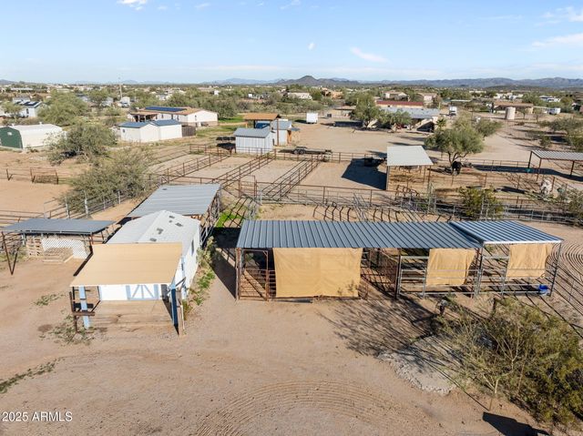 25124 W SADDLE MOUNTAIN Road, Morristown, AZ 85342