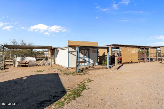 25124 W SADDLE MOUNTAIN Road, Morristown, AZ 85342