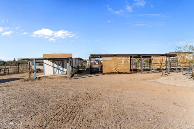 25124 W SADDLE MOUNTAIN Road, Morristown, AZ 85342