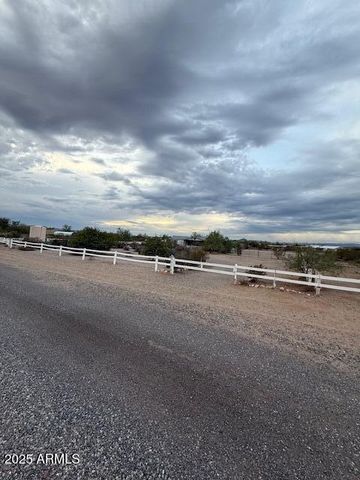 25124 W SADDLE MOUNTAIN Road, Morristown, AZ 85342