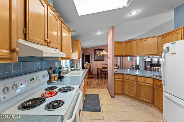 25124 W SADDLE MOUNTAIN Road, Morristown, AZ 85342