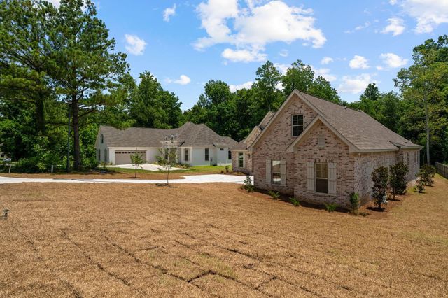 48 Buckskin Dr., Hattiesburg, MS 39402