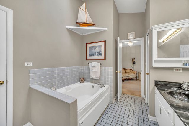 357 Arquilla Court, Bloomingdale, IL 60108