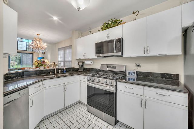 357 Arquilla Court, Bloomingdale, IL 60108