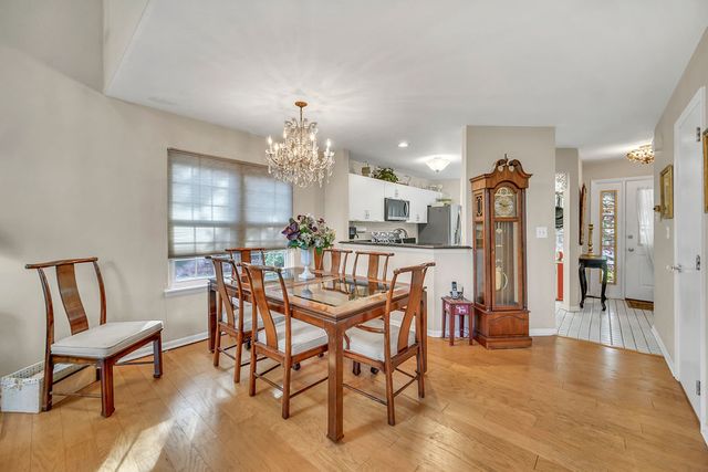 357 Arquilla Court, Bloomingdale, IL 60108