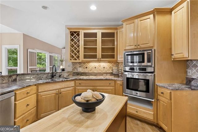 4074 Hickory Fairway Drive, Woodstock, GA 30188