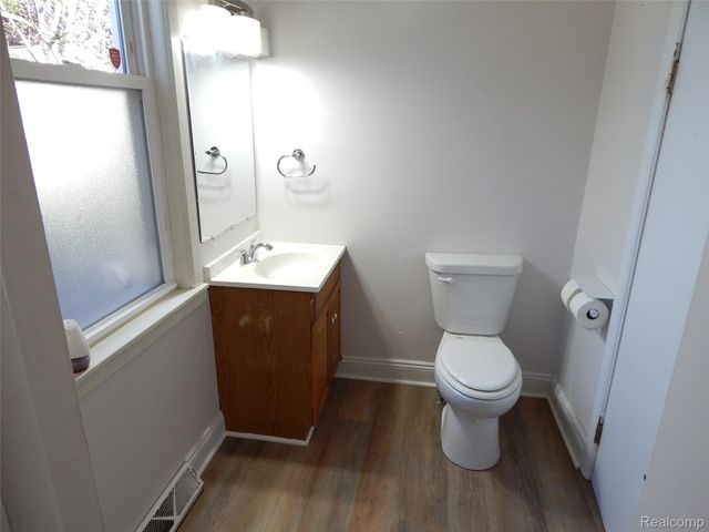 2711 Cherry Street, Port Huron, MI 48060