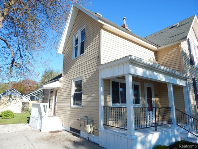 2711 Cherry Street, Port Huron, MI 48060