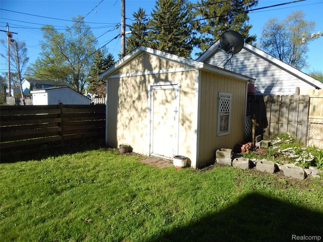 2711 Cherry Street, Port Huron, MI 48060