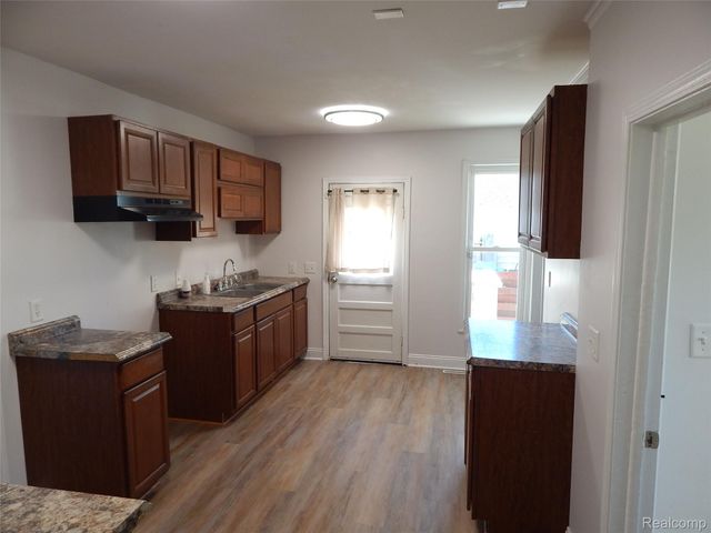 2711 Cherry Street, Port Huron, MI 48060