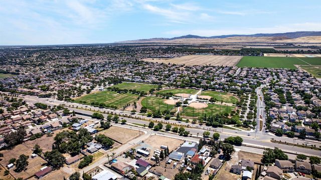 1510 Bernard Phelan Ave, Tracy, CA 95377